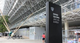 #PraTodosVerem: Na fotografia aparece a fachada principal do Espaço Cultural.