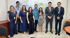 #PraTodosVerem: Na fotografia aparece um grupo de oito pessoas, quatro mulheres e quatro homens,...