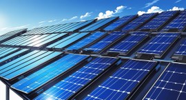 #PraTodosVerem: Na fotografia aparecem placas de captação de energia solar.