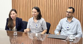 #PraTodosVerem: Na fotografia, aparece três servidores tomando posse na sala da Presidência