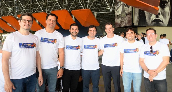 #PraTodosVerem: na fotografia aparecem os membros da corte eleitoral junto só secretários de edu...