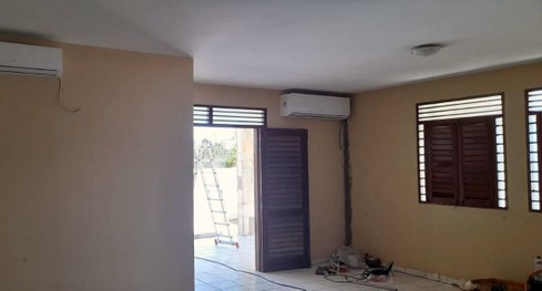 #PraTodosVerem: Na fotografia de capa aparecem dois funcionários no Fórum Eleitoral de Campina G...