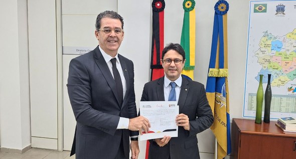 #PraTodosVerem: Na fotografia, aparecem o presidente do TRE de o promotor de justiça Leonardo Qu...