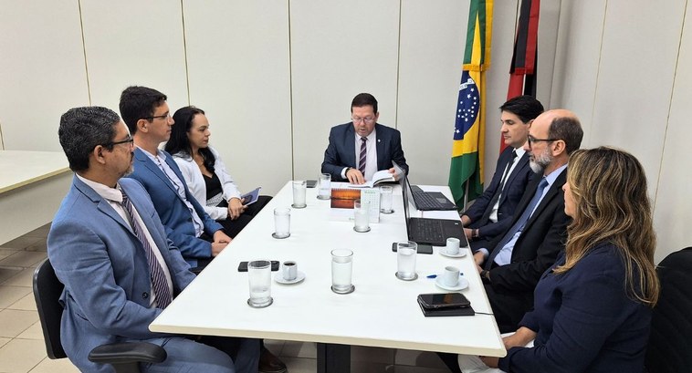 Comissão realiza primeira reunião para modificar regulamento interno do TRE-PB Objetivo foi discutir os primeiros passos para atualização da Resolução junto aos servidores nom...