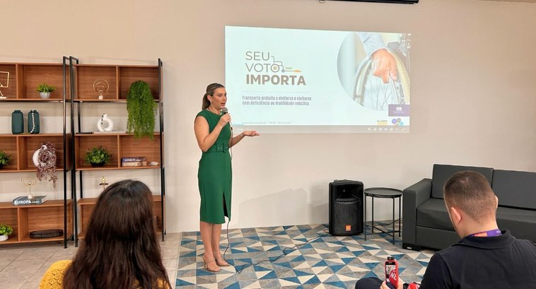 Giovanna Mayer aproveitou a sessão desta segunda (21) para fazer referência ao Dia Nacional de L...