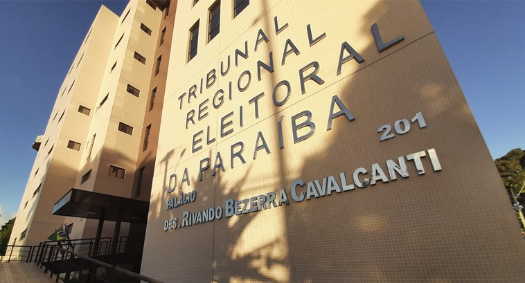 Eleitoral paraibano disponibiliza página “Respostas às Consultas Eleitorais” #PraTodosVerem: Na fotografia aparece o Edifício-sede do Tribunal Regional Eleitoral da Paraíba.