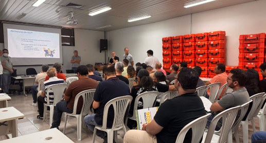 Treinamento prepara convocados para prestar suporte às urnas eletrônicas e realizar a transmissã...
