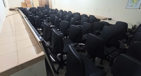 #PraTodosVerem: Fotomontagem com diversas fotos de mobiliários que serão entregues às Zonas Elei...