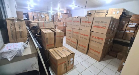 #PraTodosVerem: Fotomontagem com diversas fotos de mobiliários que serão entregues às Zonas Elei...