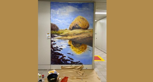 #PraTodosVerem: Na fotografia aparece um painel artístico com uma garça.