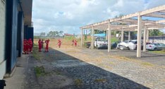 #PraTodosVerem: Na fotografia aparece o pátio do anexo do TRE-PB aonde estão estacionados os veí...
