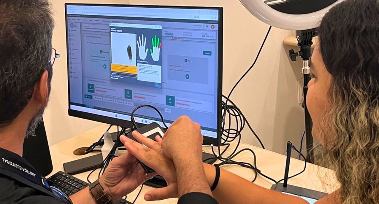 Posto do TRE-PB no Mangabeira Shopping segue cadastrando biometria de eleitores Mais de 540 eleitores da zona sul já atenderam ao chamado da Justiça Eleitoral na segunda fase d...