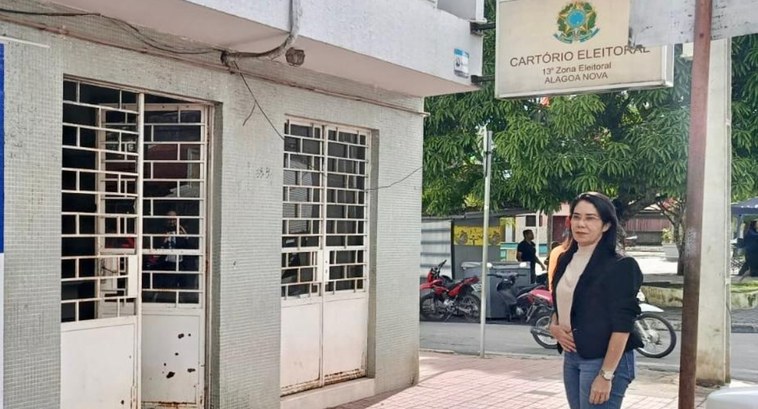 #PraTodosVerem: Na fotografia aparece, à esquerda, a fachada do cartório eleitoral de Alagoa Nov...