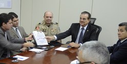 Presidente do TRE-PB entrega documento para elaborar o Plano de Segurança das Eleições