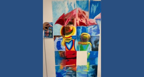 #PraTodosVerem: Na fotografia aparecem uma arte, resultado da oficina de pintura.