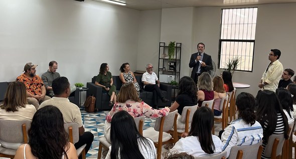 Sétima ArTRE promove debate com elenco do filme O Agente Secreto_1 foto