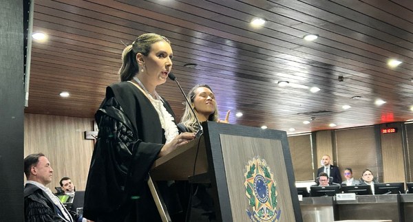 “Ter mulheres em espaços de poder significa uma democracia verdadeiramente representativa" diz Giovanna Mayer em posse