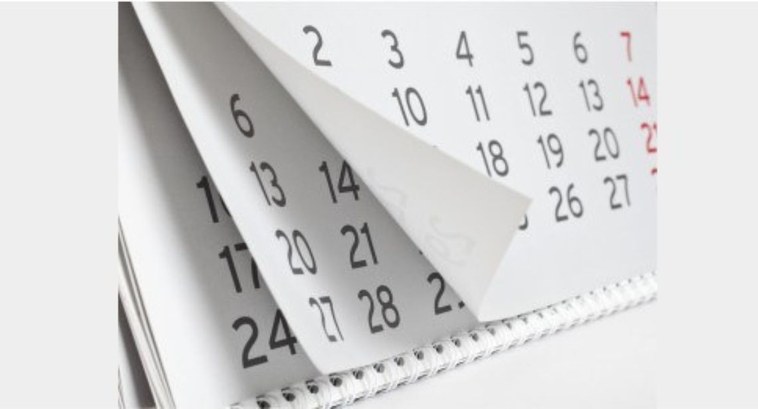 Termina hoje (9) prazo para justificar ausência no 2º turno das eleições #PraTodosVerem: Na fotografia aparece um calendário.