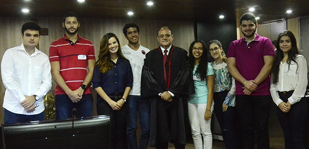 TRE-PB alunos da UFPB TRE-PB recebe alunos do curso de direito da UFPB