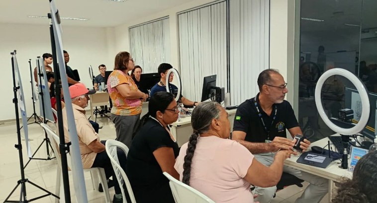 O atendimento foi limitado devido à alta demanda. Eleitores com biometria cadastrada estão sendo...