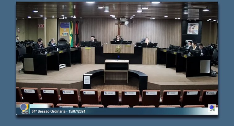 TRE-PB CAVE Painel retangular – sessão de julgamento no TRE-PB.
