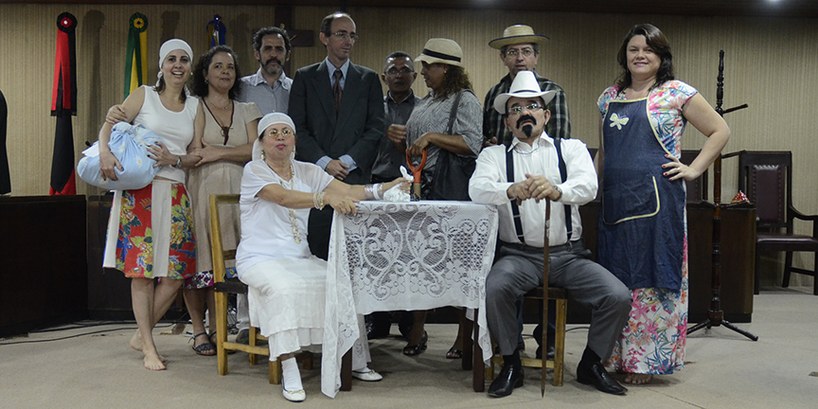 Grupo Cenário Eleitoral participa de sarau poético