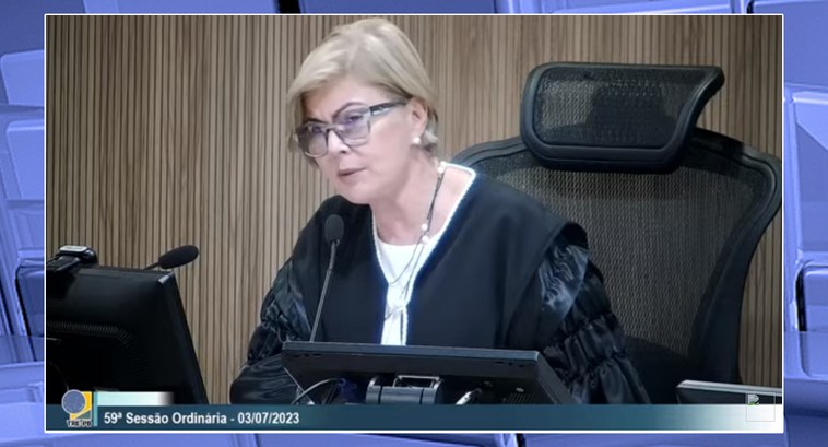 TRE-PB desembargadora Maria de Fátima Maranhão #ParaTodosVerem: Painel retangular com auma mulher, a desembargadora Maria de Fátima Moraes Beze...