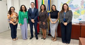 #PraTodosVerem: Na fotografia aparece um grupo de seis pessoas, sendo um homem e cinco mulheres,...