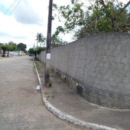 #PraTodosVerem: Montagem com oito fotografias em formato quadrado, mostrando o antes, à esquerda...
