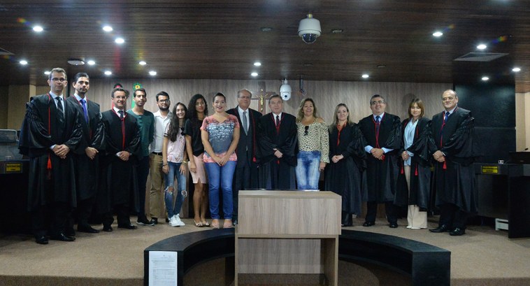 TRE-PB Estudantes universitários visitam TRE-PB pelo projeto Mandato Legal
Estudantes universitários visitam TRE-PB pelo projeto Mandato Legal