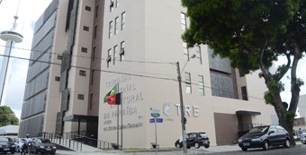 Fachada do TRE-PB, edifício-sede.