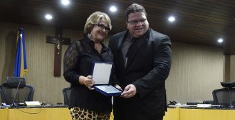 TRE-PB homenageia desembargador Emílio de Farias O Tribunal Regional Eleitoral da Paraíba (TRE-PB), prestou uma homenagem póstuma ao desembargado...