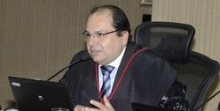 Juiz membro da Corte Eleitoral da Paraíba, Eduardo José de Carvalho Soares.