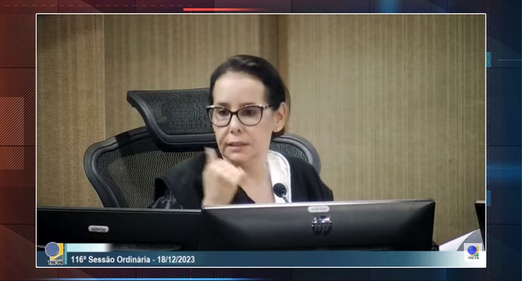 #ParaTodosVerem: Painel retangular com a juíza Maria Cristina Paiva Santiago, na Corte Eleitoral...