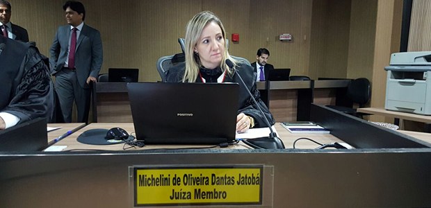 Primeira participação da juíza Michelini Jatobá em sessão de julgamento do TRE-PB
