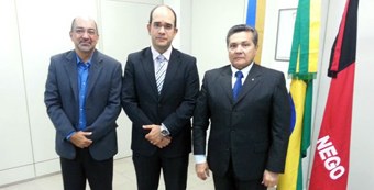 TRE-PB Juízes federais Rudival Gama e Emiliano Zapata com o desembargador João Alves Presidente do TRE-PB, desembargador João Alves, recebe visita do juiz Emiliano Zapata na companh...