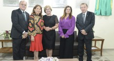 #ParaTodosVerem: Perfilados: dois homens e três mulheres.
