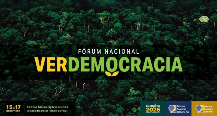 TRE-PB participa de evento sobre Democracia e sustentabilidade no Pará #PraTodosVerem: Na fotografia, aparece uma imagem de floresta com o Nome do Fórum Nacional Verde...