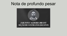 #PraTodosVerem: Painel retangular; no cento uma fotografia de um homem em primeiro plano, com di...