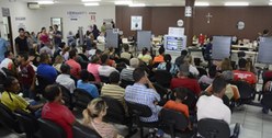 Recadastramento eleitoral com coleta de dados biométricos na Central de Atendimento ao Eleitor, ...