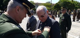 Presidente do TRE-PB é condecorado com honraria do Exército Brasileiro