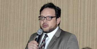TRE-PB Secretário de TI, Leonardo Lívio, apresenta o AJUD Secretário de TI do TRE-PB, Leonardo Lívio, apresentou à Corte Eleitoral o aplicativo AJUD.