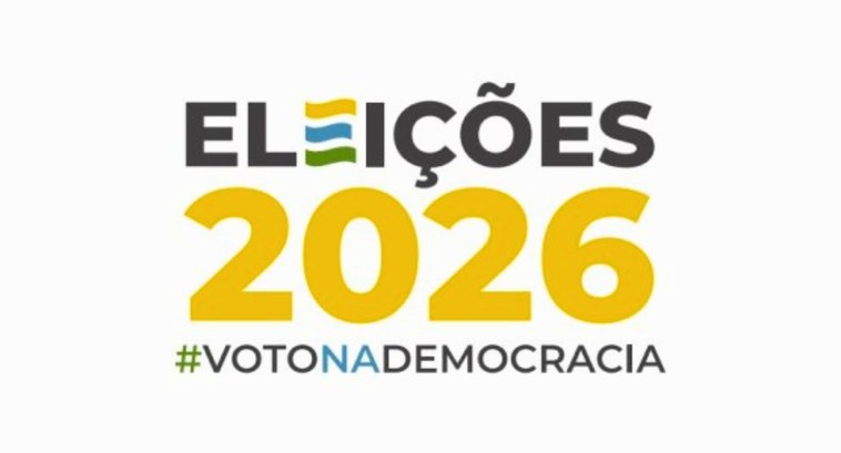 TSE apresenta logomarca das eleições 2026 em encontro de comunicação #PraTodosVerem: Card retangular com a logomarca das eleições 2026.