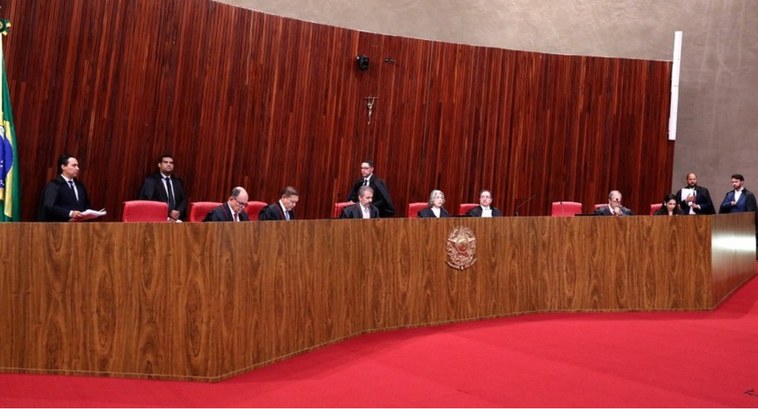 TSE aprova calendário eleitoral e regulamenta uso de IA nas Eleições 2026 Em sessão extraordinária nesta segunda (2), Plenário do Tribunal aprovou mais sete resoluções qu...