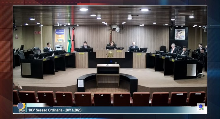 #ParaTodosVerem: Painel retangular com a Corte Eleitoral da Paraíba em sessão de julgamento.