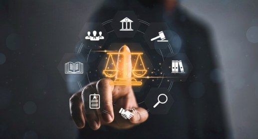 #PraTodosVerem: Na fotografia aparece o detalhe de uma mão tocando um ícone luminoso de uma bala...