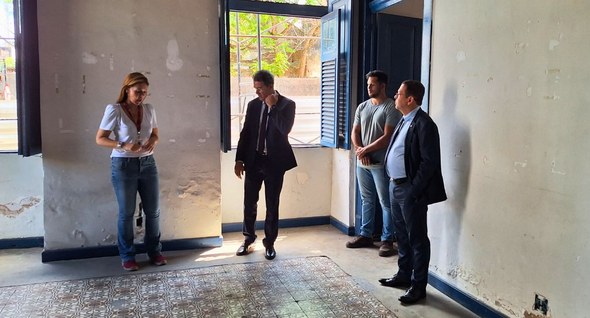 O presidente do TRE-PB, Oswaldo Trigueiro, visitou a obra acompanhado do juiz membro da Corte, K...