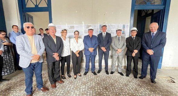 #PraTodosVerem: Na fotografia aparecem o presidente do TRE-PB e o Governador posando com os inte...