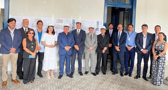 #PraTodosVerem: Na fotografia aparecem o presidente do TRE-PB e o Governador posando para foto c...