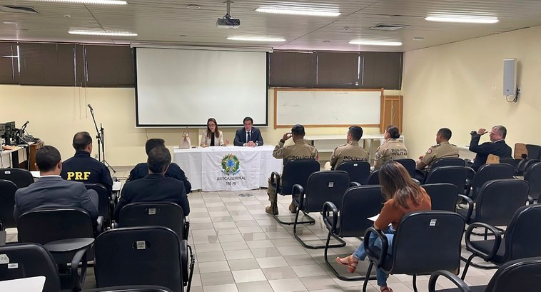 Justiça Eleitoral paraibana cria Comitê Gestor de Segurança O assunto foi discutido nesta terça-feira (3), durante reunião de alinhamento de condutas com re...